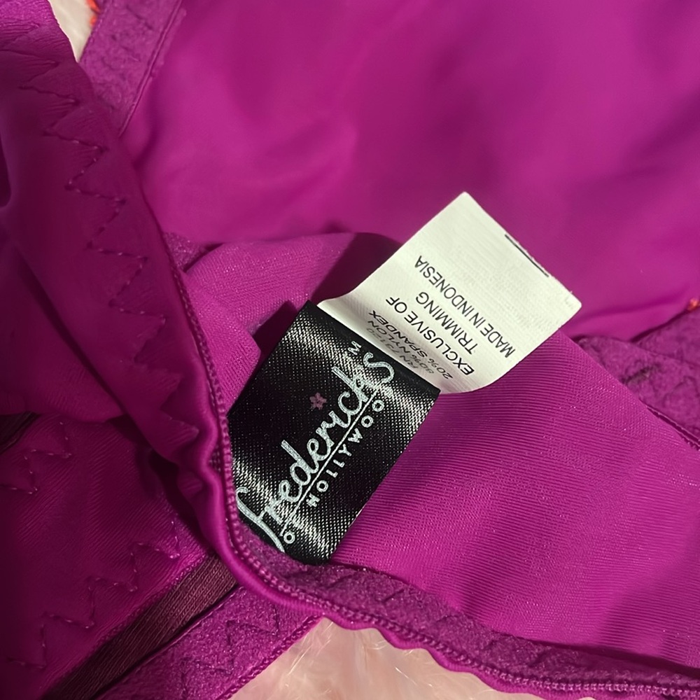 FREDERICK’S OF HOLLYWOOD BRA/GARTER/PANTY SET - Picture 2 of 5
